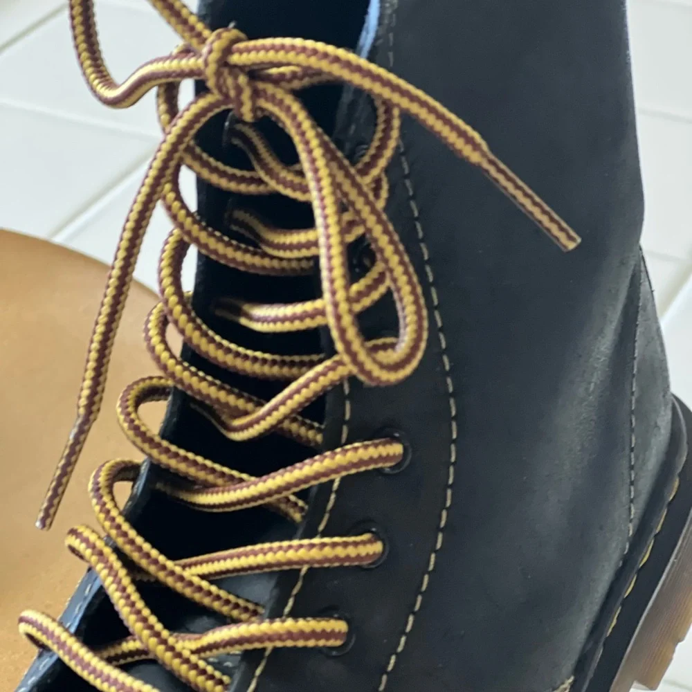 Dr. Martens Kids Black Leather Lace-Up Boots - Picture 3 of 11